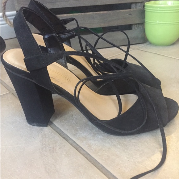 Size 7 lace up heels - Picture 1 of 1